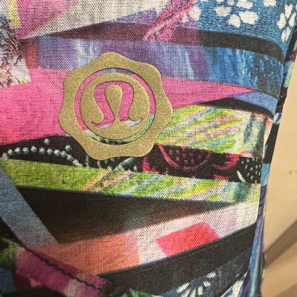 EUC Rare Lululemon SeaWheeze Edition Speed Up Shorts - Picture 3 of 5